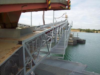 Floating belt conveyor